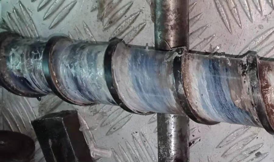 The Importance of Purging Compound for Plastic Processing Machine Maintenance